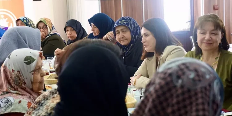 Karabük’te şehit anneleri yemekte buluştu