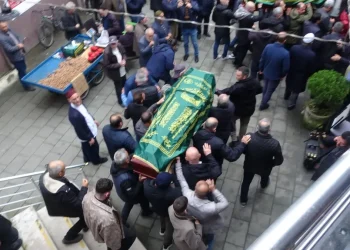 Üç Kız Kardeş Fransa’da Yangında Hayatını Kaybetti