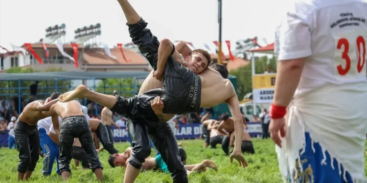 Yağlı Güreş Ligi Manavgat’ta Başladı