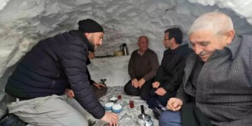 Adilcevaz’da Kardan Çay Meskeni Yapıldı