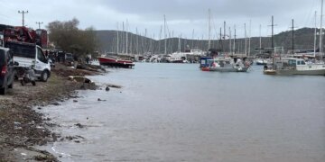 Bodrum’da Kaçak Tekne Bağlama Operasyonu