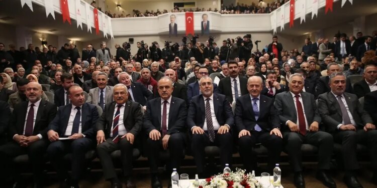 Çalışma ve Sosyal Güvenlik Bakanı Işıkhan, Ordu’da TOKİ kura çekilişinde konuştu Açıklaması