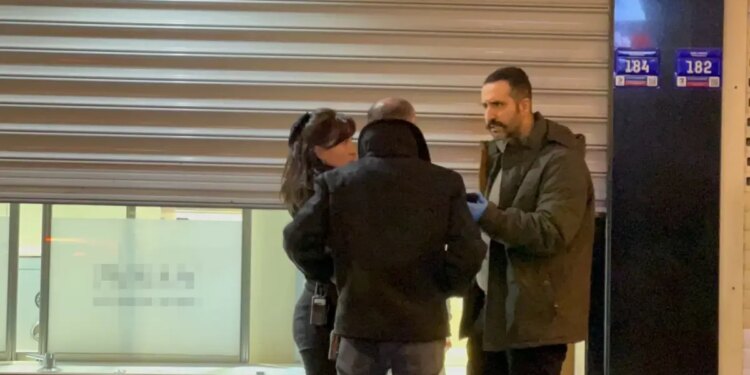 Kuyumcu Dükkanında İnceleme