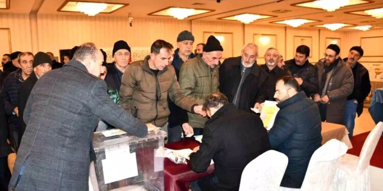 Tomarza Esnaf ve Sanatkarlar Odası Başkanı Yaşar Polat güven tazeledi