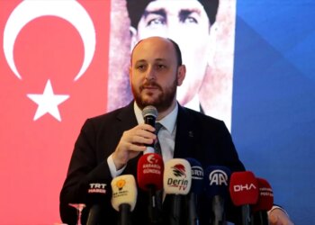 Büyükgümüş: Karşıda Çeşitli Bir Muhalefet Yok