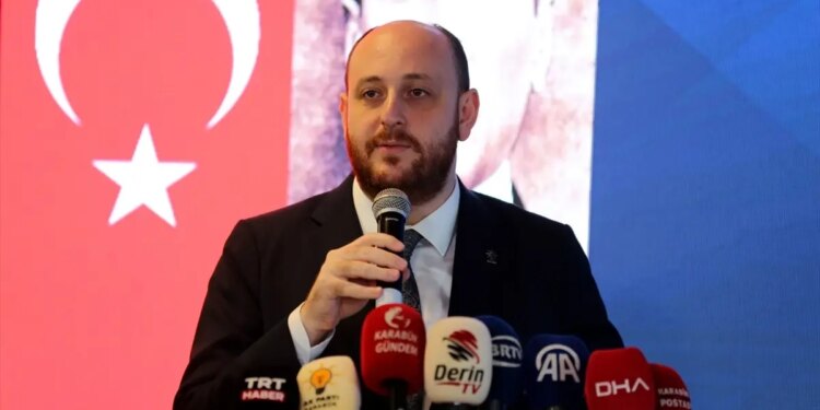 Büyükgümüş: Karşıda Çeşitli Bir Muhalefet Yok